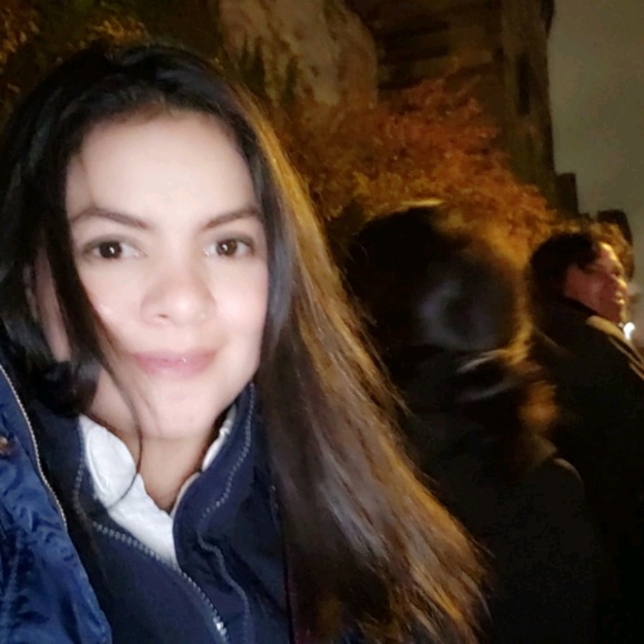 Meet your Posher, Kimberly - Picture 2 of 2